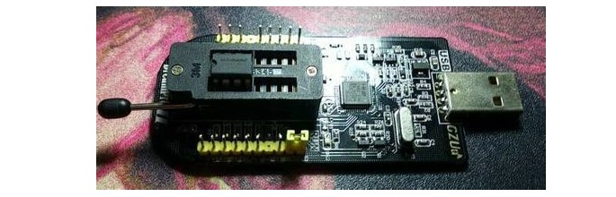 教程三：烧录GZUT刷bios！2将BIOS芯片放入GZUT